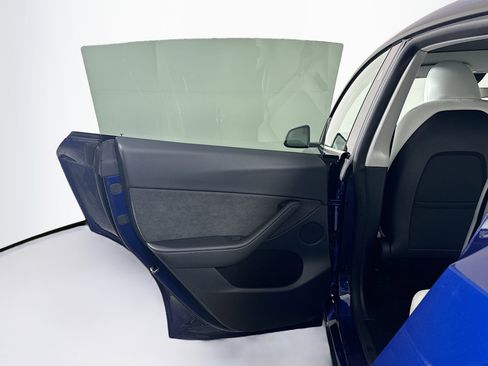 Used 2024 Tesla Model Y Long Range image 25