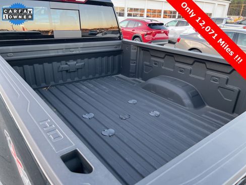 Used 2025 Chevrolet Silverado 3500 LTZ w/ LTZ Convenience Package image 12