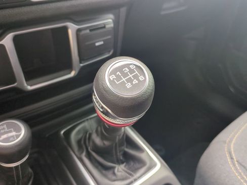 Used 2024 Jeep Gladiator Sport AWD/4WD image 20