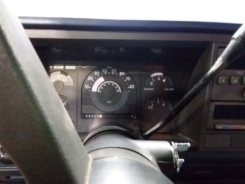 Used 1991 GMC Sierra 1500 Sport image 12