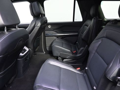 New 2026 Lincoln Navigator Reserve w/ Jet Appearance Package AWD/4WD image 21