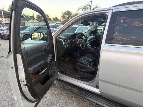 Used 2020 Chevrolet Tahoe LT RWD image 2