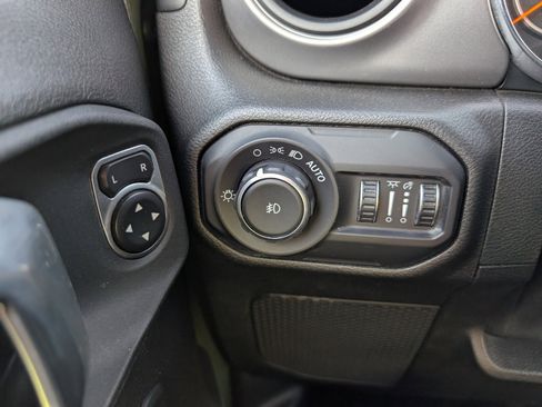 Used 2021 Jeep Wrangler Unlimited Willys image 24