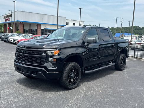 Used 2025 Chevrolet Silverado 1500 Custom Trail Boss w/ Turbomax Blackout Package AWD/4WD image 2