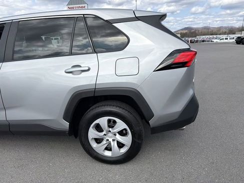 Used 2024 Toyota RAV4 LE AWD/4WD image 9