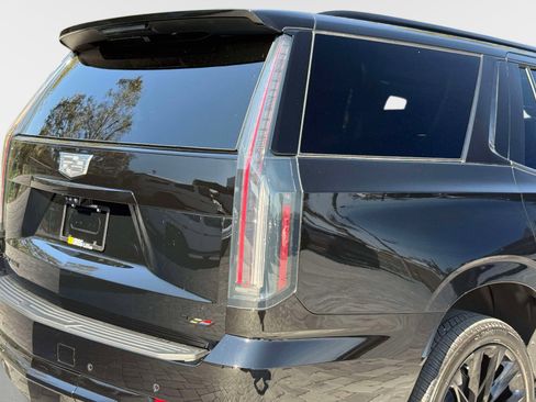 Used 2026 Cadillac Escalade V w/ LPO, ONYX Package image 20