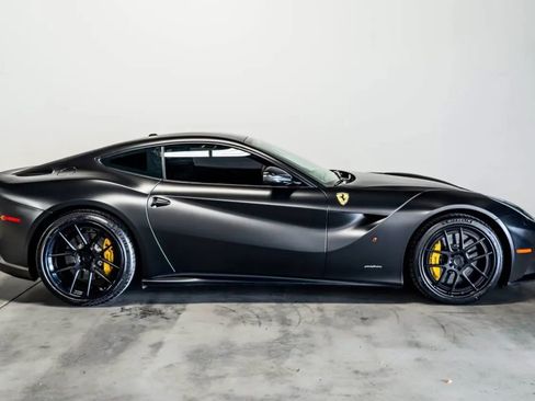 Used 2014 Ferrari F12 Berlinetta RWD image 6
