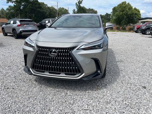 Used 2025 Lexus NX 250 FWD w/ Premium Package image 4