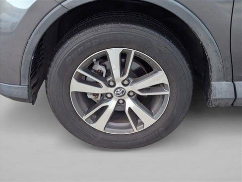Used 2017 Toyota RAV4 XLE FWD image 9