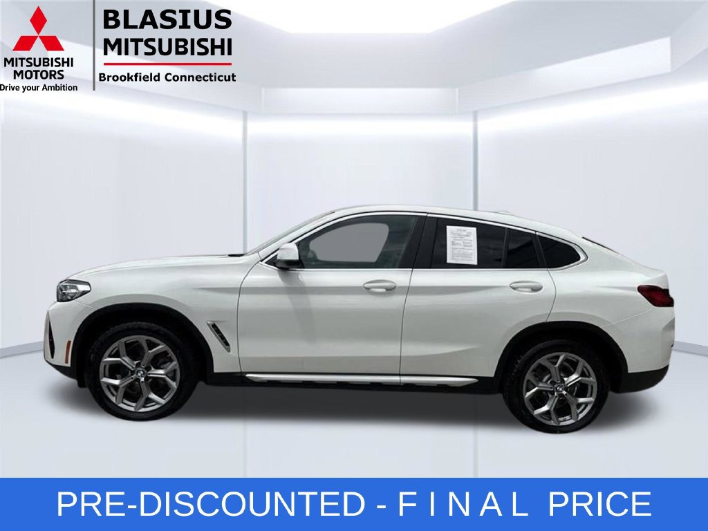 Used 2025 BMW X4 xDrive30i AWD/4WD image 4