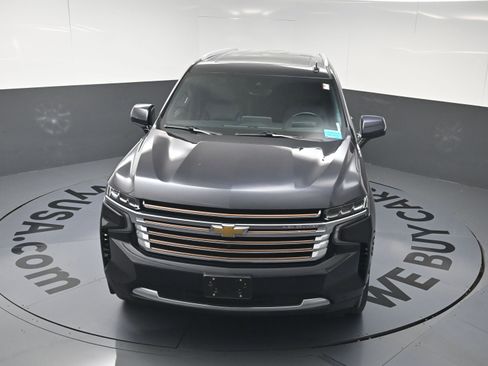 Used 2023 Chevrolet Suburban High Country w/ Premium Package 2 AWD/4WD image 21