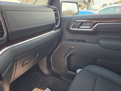 Used 2026 GMC Sierra 1500 SLE image 21