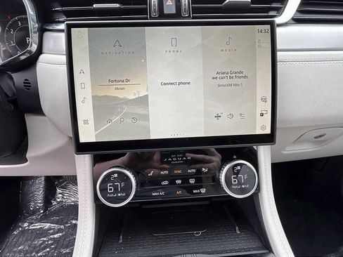 New 2025 Jaguar F-PACE R-Dynamic S image 14