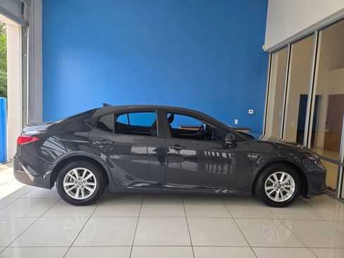 Used 2025 Toyota Camry LE FWD image 5