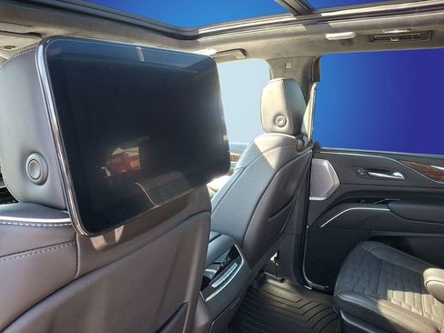 Used 2023 Cadillac Escalade Sport Platinum w/ LPO, ONYX Package AWD/4WD image 7