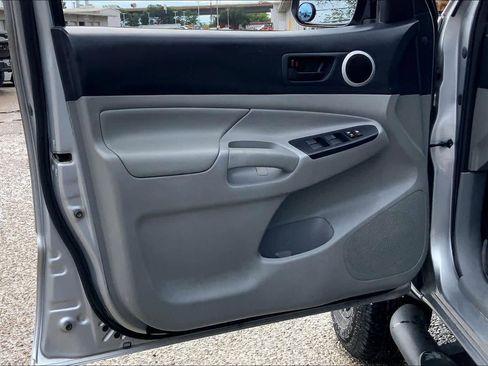 Used 2015 Toyota Tacoma PreRunner w/ SR5 Package image 20