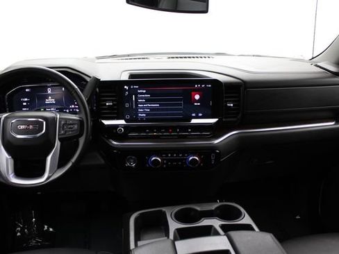 Used 2024 GMC Sierra 1500 SLT AWD/4WD image 22
