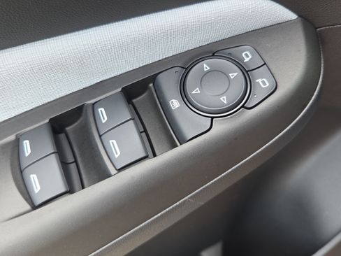 Certified 2025 Buick Envista Preferred FWD image 28