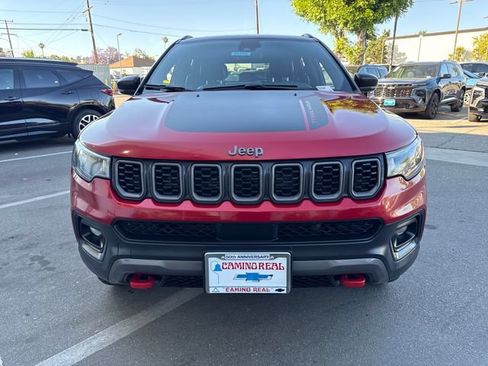 Used 2025 Jeep Compass Trailhawk AWD/4WD image 8