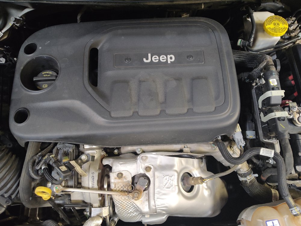 Used 2019 Jeep Cherokee Limited FWD image 30
