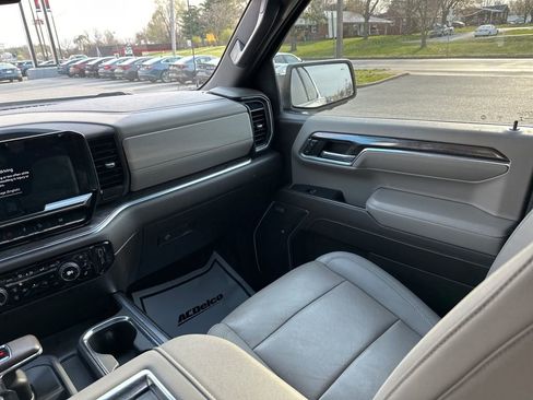 Used 2022 Chevrolet Silverado 1500 LTZ image 13