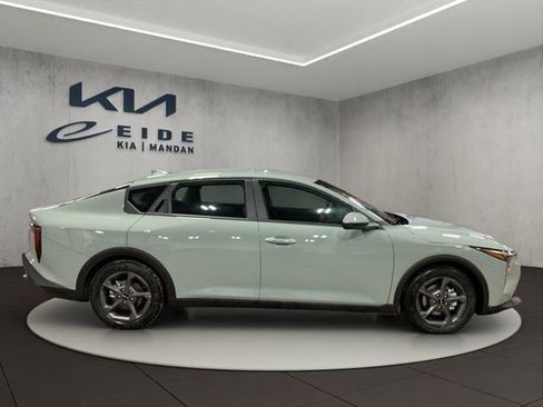 New 2026 Kia K4 LXS image 8