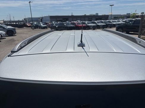 Used 2018 Ford Explorer XLT w/ Equipment Group 201A FWD image 5