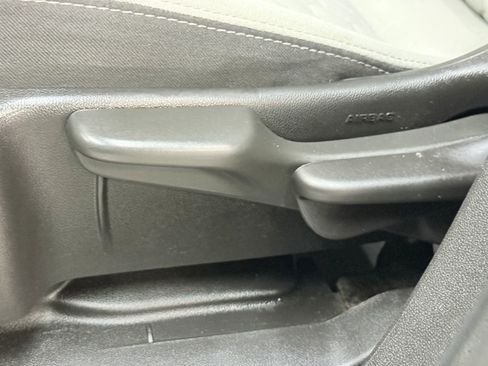 Used 2018 Chevrolet Equinox LS image 26