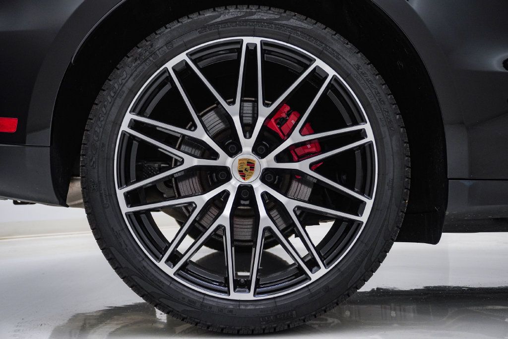 Certified 2026 Porsche Macan S AWD/4WD image 10