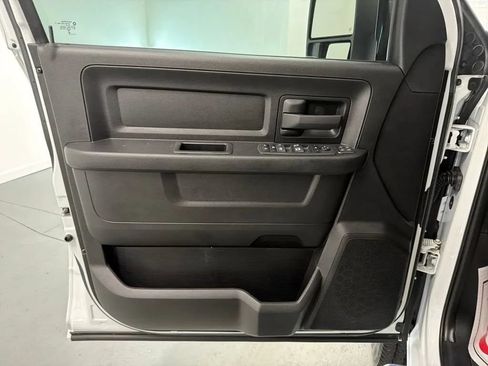 Used 2024 RAM 2500 Tradesman w/ Chrome Appearance Group AWD/4WD image 11