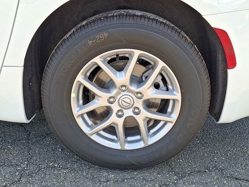 New 2026 Chrysler Voyager LX image 8