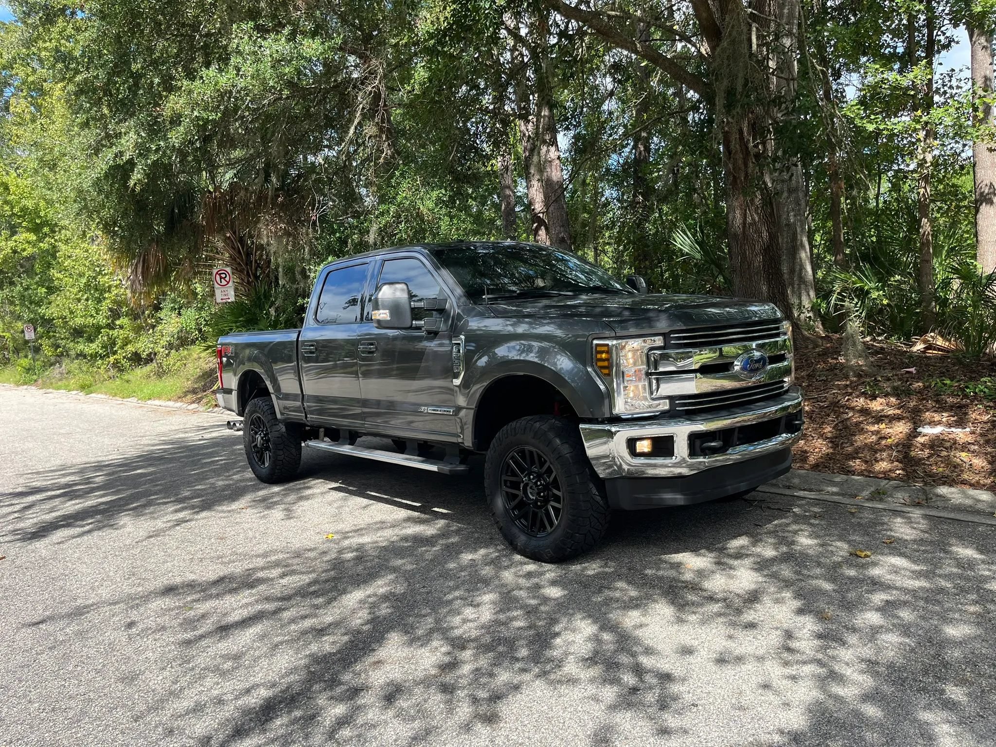 Used 2017 Ford F250 Lariat w/ Lariat Ultimate Package AWD/4WD image 2