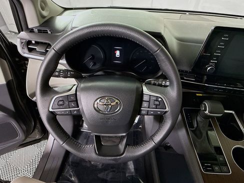 Certified 2024 Toyota Sienna XLE w/ XLE Plus Package AWD/4WD image 23