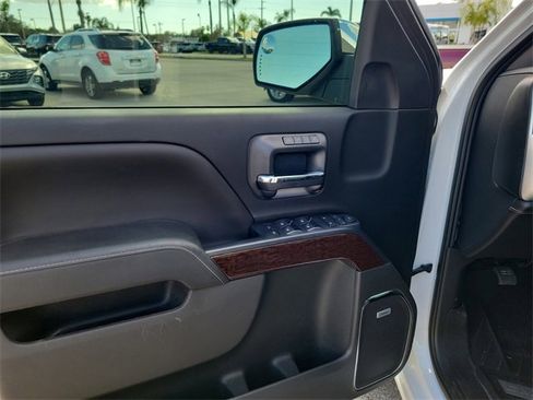 Used 2018 GMC Sierra 1500 SLT image 18