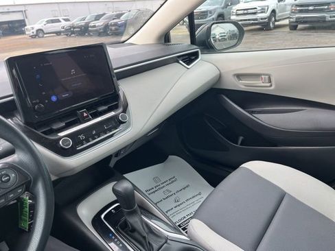 Used 2024 Toyota Corolla LE image 11