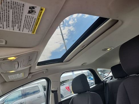 Used 2016 Ford Focus SE FWD image 9