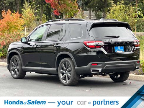 New 2025 Honda Pilot Sport image 6