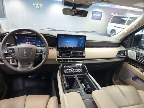 Used 2023 Lincoln Navigator Reserve AWD/4WD image 22