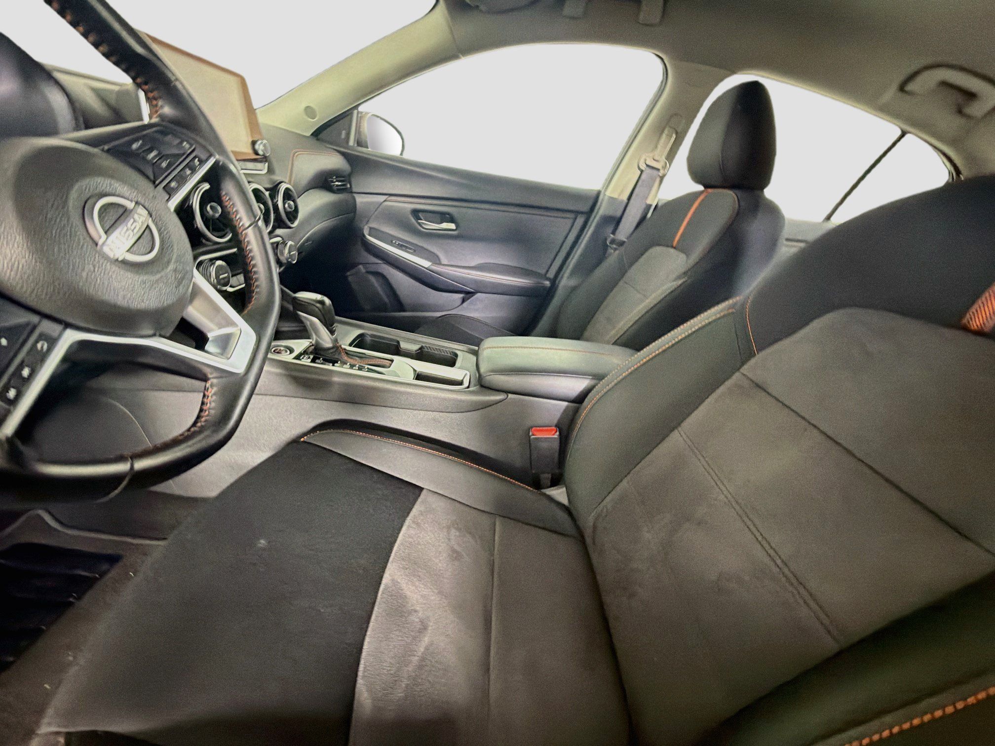 Used 2025 Nissan Sentra SR FWD image 13