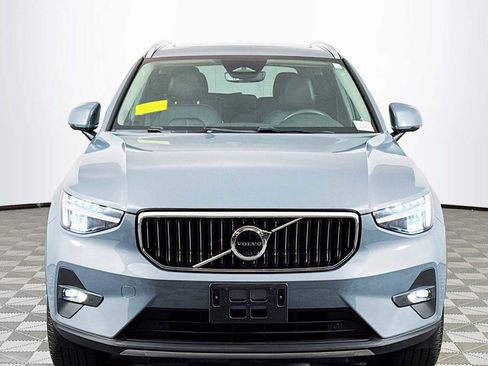 Used 2023 Volvo XC40 B4 Plus w/ Driver Assist Package image 2