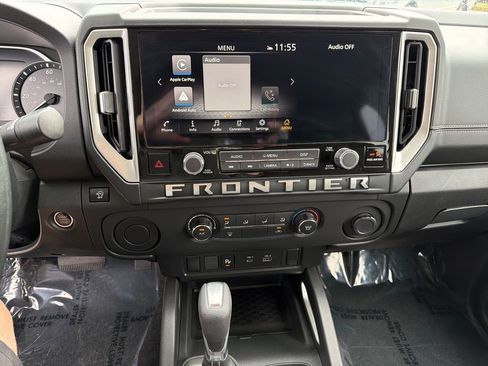 Used 2025 Nissan Frontier SV RWD image 22