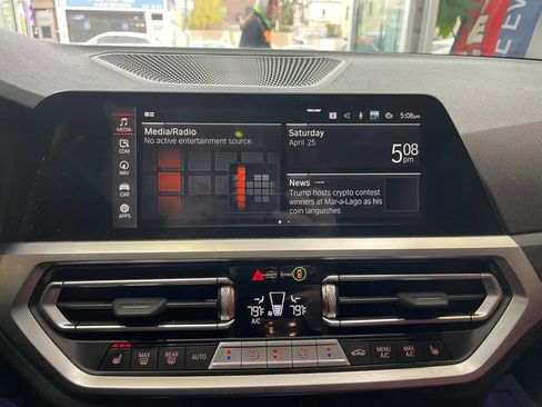 Used 2022 BMW 330i xDrive Sedan w/ M Sport Package AWD/4WD image 13