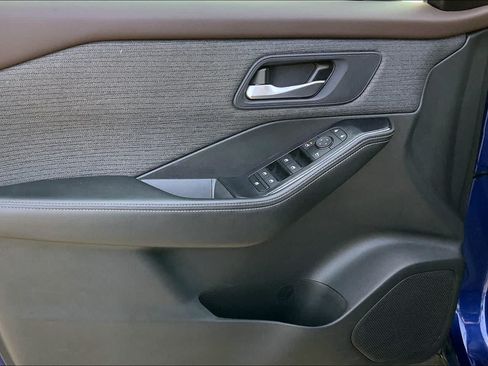 Used 2023 Nissan Rogue SV FWD image 20