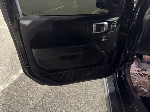 Used 2022 Jeep Wrangler Unlimited Sport w/ Sun And Sound Package AWD/4WD image 10
