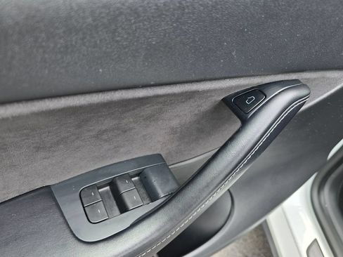 Used 2021 Tesla Model Y Long Range AWD/4WD image 16