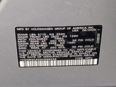 Used 2025 Volkswagen Atlas SE FWD image 33