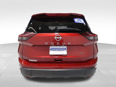 Used 2025 Nissan Rogue SV image 3