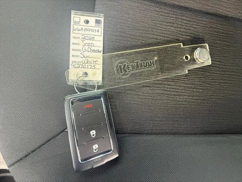 Certified 2025 Jeep Grand Cherokee Laredo image 40