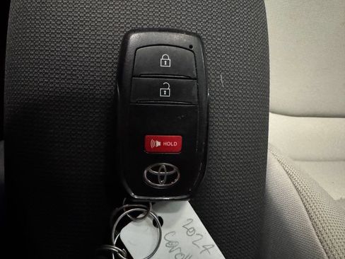 Used 2024 Toyota Corolla Cross LE FWD image 17