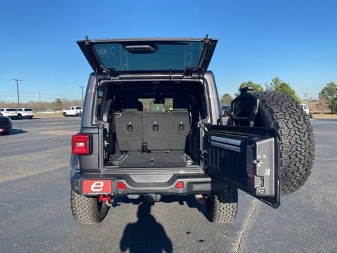 Used 2022 Jeep Wrangler Unlimited Rubicon w/ Xtreme Recon 35" Tire Package image 43